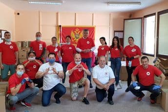 Aprcović zahvalio volonterima: Vašim odnosom i predanošću zadovoljni su svi Kotorani Aprcović zahvalio volonterima: Vašim odnosom i predanošću zadovoljni su svi Kotorani