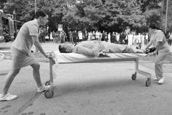 Moždani udar ubija zaražene osobe mlađe i srednje generacije Moždani udar ubija zaražene osobe mlađe i srednje generacije