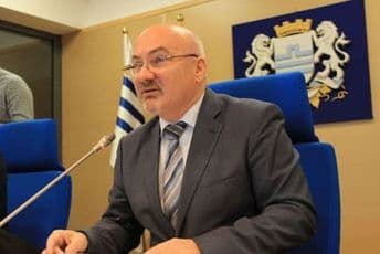 Suhih: Ograničiti plate na 800 eura Suhih: Ograničiti plate na 800 eura