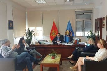 Tivat: Podjela 130 paketa pomoći Tivat: Podjela 130 paketa pomoći