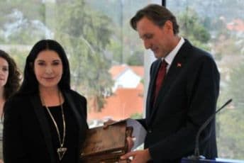 Front: Krivokapić i Abramović su satanisti; SDP: Nama svjetski umjetnici, vama ratni zločinci Front: Krivokapić i Abramović su satanisti; SDP: Nama svjetski umjetnici, vama ratni zločinci