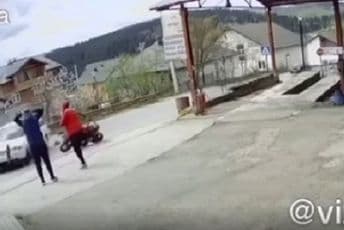 Stravičan udes u Rožajama: Sudar automobila i motocikliste Stravičan udes u Rožajama: Sudar automobila i motocikliste