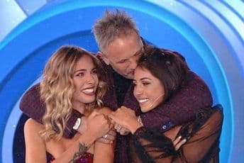 Potresna ispovijest ćerke Siniše Mihajlovića o njenom ocu: "Razbijala sam, vrištala..." Potresna ispovijest ćerke Siniše Mihajlovića o njenom ocu: "Razbijala sam, vrištala..."