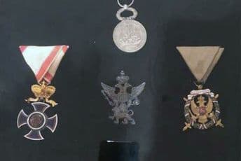 Lori Šoć poklonila Crnoj Gori predmete iz zaostavštine Pera i Đura Šoća Lori Šoć poklonila Crnoj Gori predmete iz zaostavštine Pera i Đura Šoća