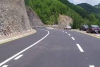 Saobraća se po suvom kolovozu Saobraća se po suvom kolovozu