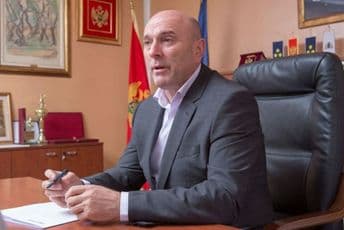 Carević: Najpoštenije je da ovo riješimo na izborima Carević: Najpoštenije je da ovo riješimo na izborima