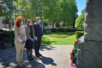 Delegacija Glavnog grada položila vijenac na spomenik Marku Miljanovu Delegacija Glavnog grada položila vijenac na spomenik Marku Miljanovu