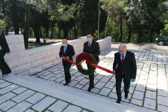 Rukovodstvo Glavnog grada i UBNOR-a Podgorice položili vijenac na Spomenik Partizanu – borcu na Gorici Rukovodstvo Glavnog grada i UBNOR-a Podgorice položili vijenac na Spomenik Partizanu – borcu na Gorici