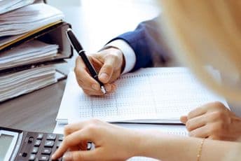 Ako se crkvena imovina ne moze dokazivati u upravnom postupku, još manje može privatna Ako se crkvena imovina ne moze dokazivati u upravnom postupku, još manje može privatna