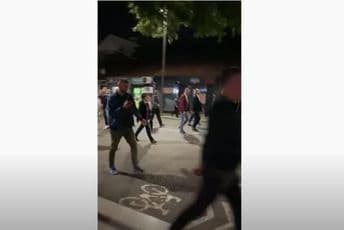 Sa Danilovićem šetalo nekoliko desetina građana: Uzvikivali - Ne damo svetinje (VIDEO) Sa Danilovićem šetalo nekoliko desetina građana: Uzvikivali - Ne damo svetinje (VIDEO)