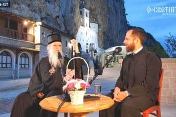 Amfilohije: Veljović i Đukanović da ispoštuju Svetog Vasilija koji nas sve liječi Amfilohije: Veljović i Đukanović da ispoštuju Svetog Vasilija koji nas sve liječi