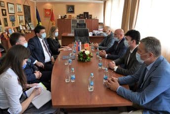 Carević pozvao Vučića da dođe u Crnu Goru i posjeti Boku i Grbalj Carević pozvao Vučića da dođe u Crnu Goru i posjeti Boku i Grbalj