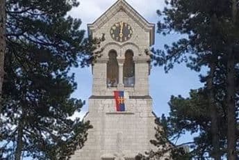 Još jedna provokacija: Trobojka na hramu u Nikšiću! Još jedna provokacija: Trobojka na hramu u Nikšiću!