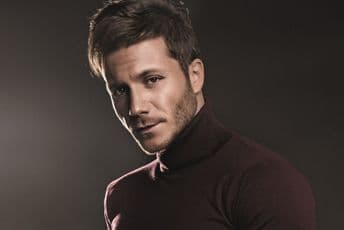 Saša Kovačević prigrlio kubanku (VIDEO) Saša Kovačević prigrlio kubanku (VIDEO)