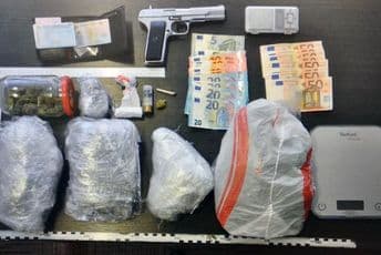 Oduzeti droga, oružje i novac Oduzeti droga, oružje i novac