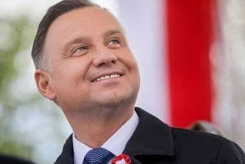 Predsjednik Poljske snimio rep pjesmu u sklopu akcije za pomoć medicinarima Predsjednik Poljske snimio rep pjesmu u sklopu akcije za pomoć medicinarima