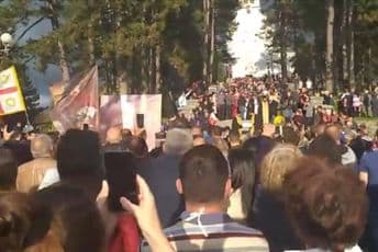 Vjernici u Nikšiću ne poštuju mjere NKT-a Vjernici u Nikšiću ne poštuju mjere NKT-a