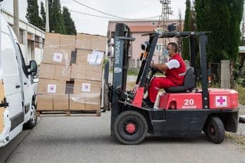 Crveni krst Crne Gore primio prvi dio donacije Jugopetrola Crveni krst Crne Gore primio prvi dio donacije Jugopetrola