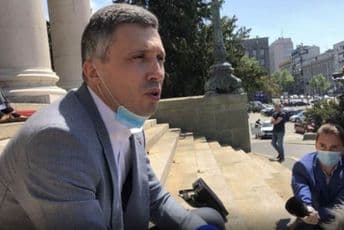 Boško Obradović za prekid štrajka glađu traži i zaštitu eparhije SPC u Crnoj Gori Boško Obradović za prekid štrajka glađu traži i zaštitu eparhije SPC u Crnoj Gori