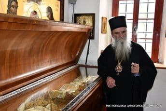 Amfilohije: Uhapsite mene, pustite Joanikija i sveštenike Amfilohije: Uhapsite mene, pustite Joanikija i sveštenike