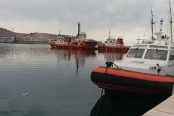 Sahranjen doktor Duško Kljakić, brodovi u luci zatrubili u njegovu čast Sahranjen doktor Duško Kljakić, brodovi u luci zatrubili u njegovu čast