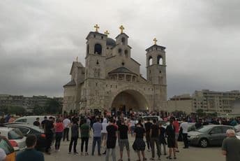Srbija formira specijalni tim za zaštitu duhovne baštine u CG Srbija formira specijalni tim za zaštitu duhovne baštine u CG