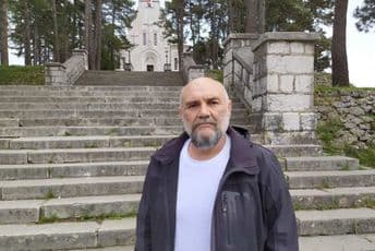 Cicmil: Policajac je udarao mog sina đonom po licu Cicmil: Policajac je udarao mog sina đonom po licu