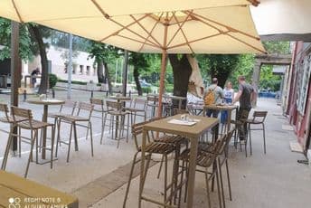 Podgorički ugostitelji traže ukidanje ograničenja rada do 22 časa Podgorički ugostitelji traže ukidanje ograničenja rada do 22 časa