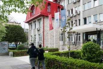 Sve informacije o upisu dostupne na sajtu Ekonomskog fakulteta Sve informacije o upisu dostupne na sajtu Ekonomskog fakulteta