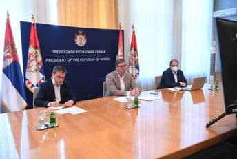 Vučić: Nemam problem da razgovaram sa Đukanovićem o položaju Srba u CG, ali teško ćemo se razumjeti Vučić: Nemam problem da razgovaram sa Đukanovićem o položaju Srba u CG, ali teško ćemo se razumjeti