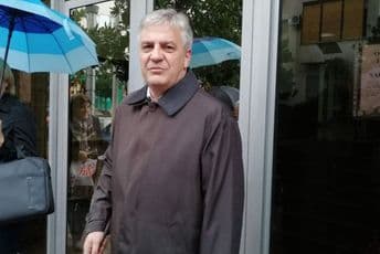 Optuženi da su banku oštetili za više od 3,8 miliona eura Radoslav Nikčević ispred Višeg suda
