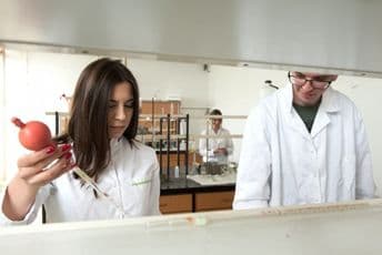 Potreba za inženjerima u industriji preporuka za Metalurško-tehnološki fakultet Potreba za inženjerima u industriji preporuka za Metalurško-tehnološki fakultet