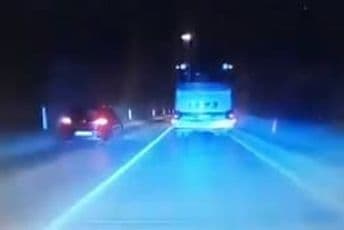 Prekršajna prijava protiv vozač koji je preticao u tunelu Vrmac Prekršajna prijava protiv vozač koji je preticao u tunelu Vrmac