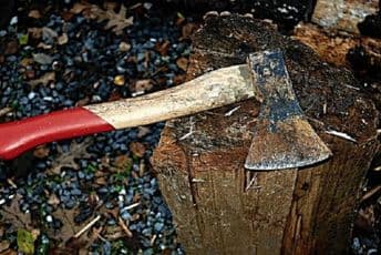 Doboj: Nakon svađe sa ljubavnicom sjekirom napao policajca Doboj: Nakon svađe sa ljubavnicom sjekirom napao policajca