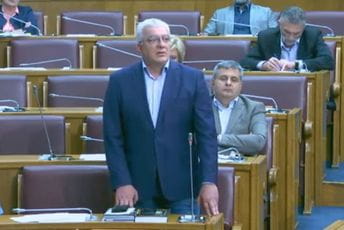 Mandić poručio pokretu "Odupri se" da više nijesu partneri DF-a Mandić poručio pokretu "Odupri se" da više nijesu partneri DF-a