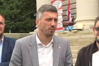 Obradović prekinuo štrajk glađu Obradović prekinuo štrajk glađu