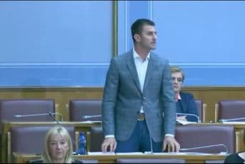 Zogović: Ako se Kneževiću nešto desi, biće oko za oko, zub za zub! (VIDEO) Zogović: Ako se Kneževiću nešto desi, biće oko za oko, zub za zub! (VIDEO)