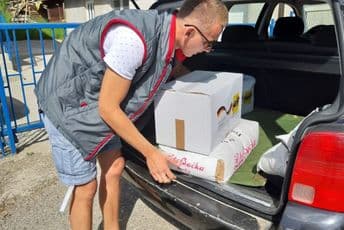 Paketi za 266 socijalno ugroženih porodica u Petnjici, Rožajama, Gusinju i Plavu