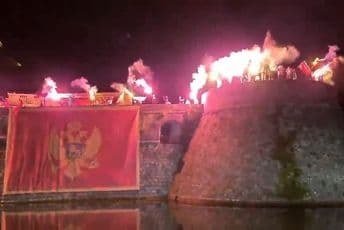 Kotorani bakljadom dočekali Dan nezavisnosti (VIDEO) Kotorani bakljadom dočekali Dan nezavisnosti (VIDEO)