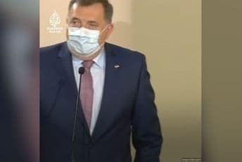 (VIDEO) Nosite se! Tri minuta Dodikovog ludovanja u skupštini (VIDEO) Nosite se! Tri minuta Dodikovog ludovanja u skupštini