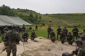 Albanija po prvi put šalje vojnike u misiju KFOR na Kosovu Albanija po prvi put šalje vojnike u misiju KFOR na Kosovu