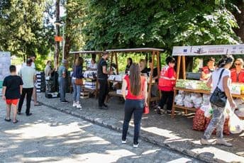 Domaći proizvodi obezbijeđeni za oko 40 socijalno ugroženih porodica iz Danilovgrada Domaći proizvodi obezbijeđeni za oko 40 socijalno ugroženih porodica iz Danilovgrada