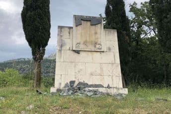 Batrićević: Nastavak novočetničkih nasrtaja, antifašistička CG smeta mnogima Batrićević: Nastavak novočetničkih nasrtaja, antifašistička CG smeta mnogima