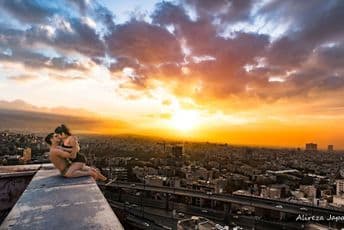 Par završio u zatvoru nakon što su objavili fotografiju na Fejsbuku Par završio u zatvoru nakon što su objavili fotografiju na Fejsbuku