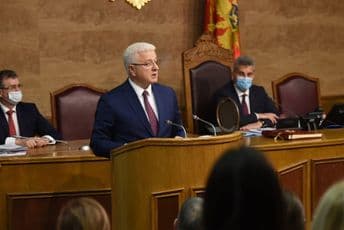 Poslanici Markovića pitaju o zaradama, poreskom dugu, posljedicama pandemije… Poslanici Markovića pitaju o zaradama, poreskom dugu, posljedicama pandemije…