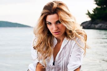 Nina Petković: Korona me zaobišla, uskoro nova pjesma i spot Nina Petković: Korona me zaobišla, uskoro nova pjesma i spot