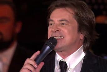 Bivši pjevač Bijelog dugmeta ulazi u politiku, tvrdi da su mu migranti pretukli bubnjara Bivši pjevač Bijelog dugmeta ulazi u politiku, tvrdi da su mu migranti pretukli bubnjara