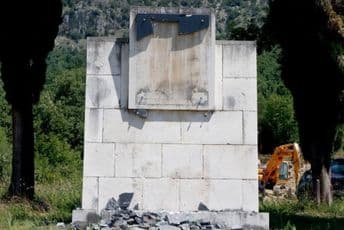 Pod hitno zakon za suzbijanje neočetništva! Pod hitno zakon za suzbijanje neočetništva!