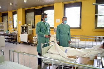 Hrapović obišao povrijeđene u udesu: Sedmoro zadržano na daljem liječenju Hrapović obišao povrijeđene u udesu: Sedmoro zadržano na daljem liječenju