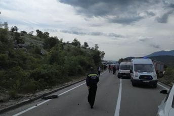 Ašanin: Povrijeđeni u udesu kod Bogetića stabilno, operisan muškarac Sa mjesta nesreće